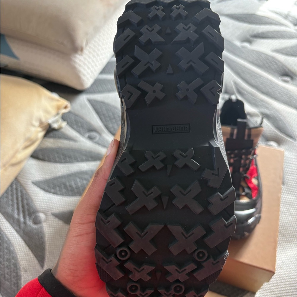 Burberry Arthur Archive Sneakers - Picture 7 of 10
